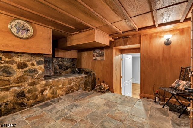 72 Gillette Road, Long Hill Twp., NJ 07933