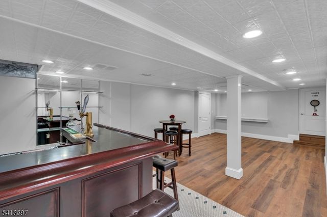 72 Gillette Road, Long Hill Twp., NJ 07933