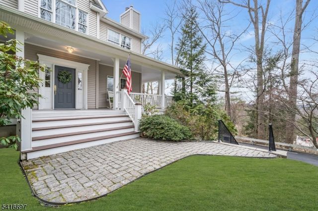 72 Gillette Road, Long Hill Twp., NJ 07933