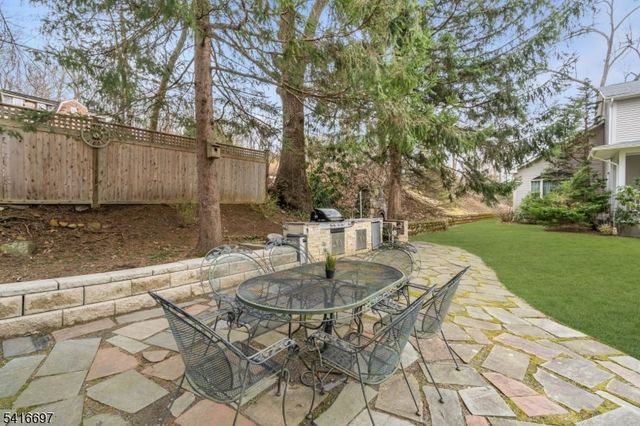 72 Gillette Road, Long Hill Twp., NJ 07933