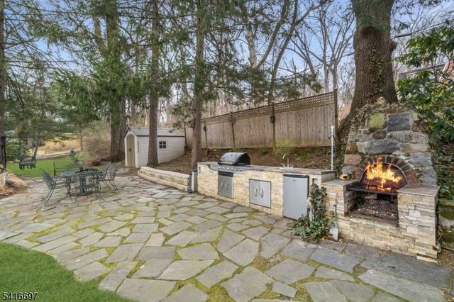 72 Gillette Road, Long Hill Twp., NJ 07933