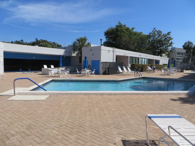 9400 Lime Bay Boulevard 106, Tamarac, FL 33321