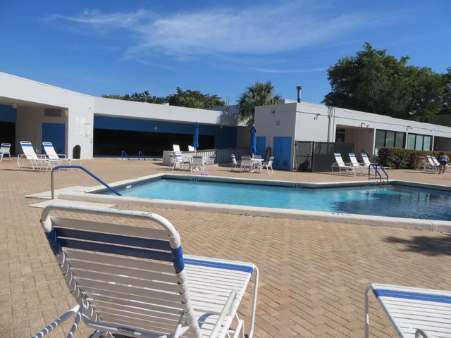 9400 Lime Bay Boulevard 106, Tamarac, FL 33321