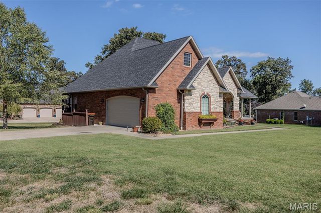 2528 Copperwood Drive, Lebanon, MO 65536