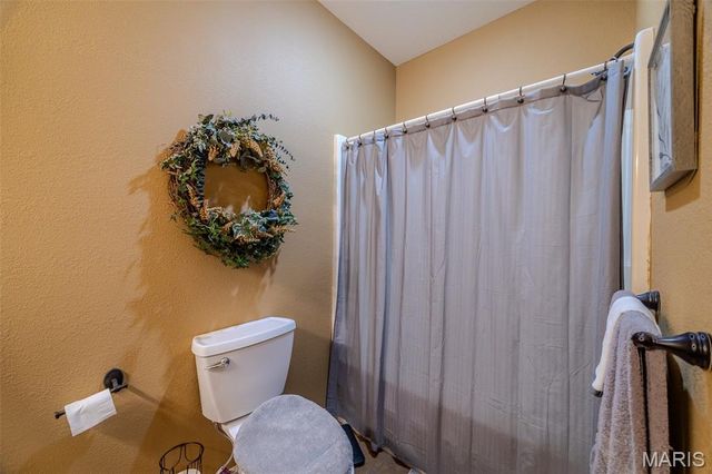 2528 Copperwood Drive, Lebanon, MO 65536