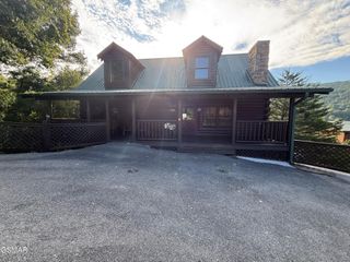 3160 White Falcon Way, Pigeon Forge, TN 37863