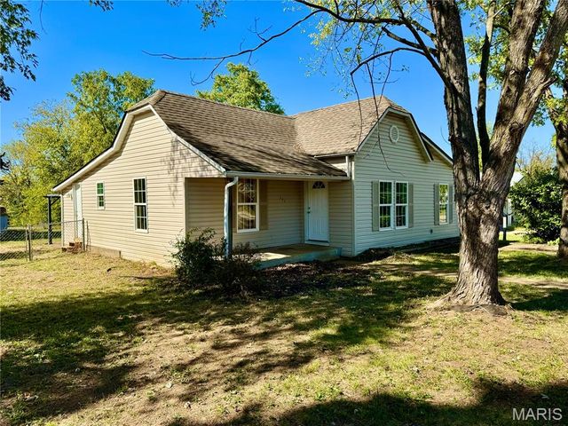 111 S White Oak Street, Desloge, MO 63601