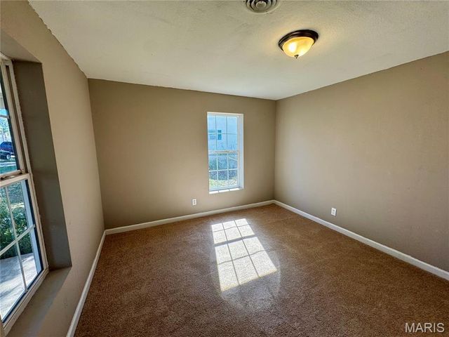 111 S White Oak Street, Desloge, MO 63601