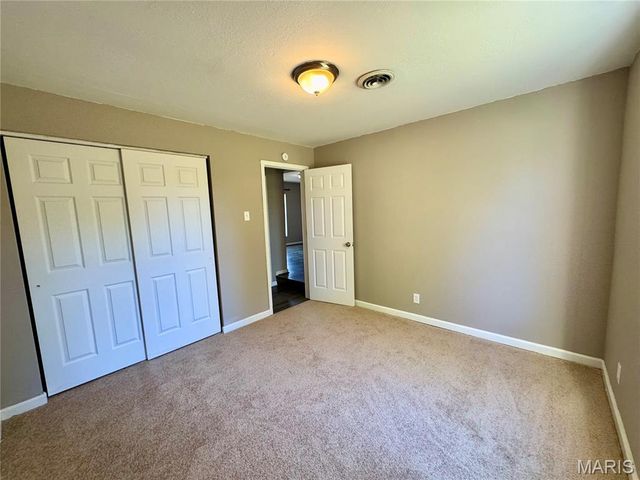 111 S White Oak Street, Desloge, MO 63601