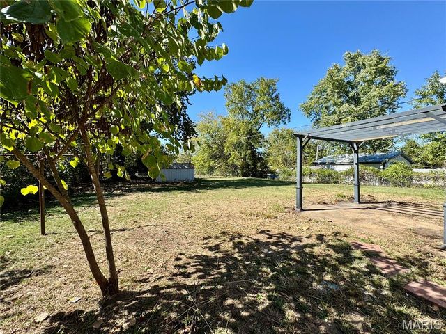 111 S White Oak Street, Desloge, MO 63601