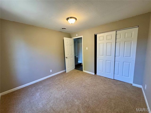 111 S White Oak Street, Desloge, MO 63601