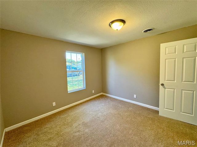 111 S White Oak Street, Desloge, MO 63601