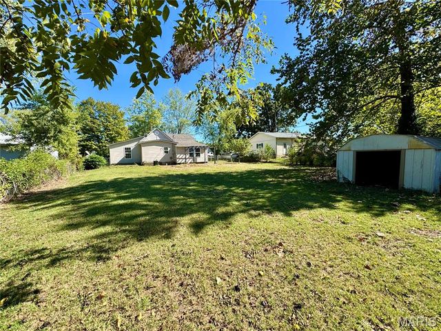 111 S White Oak Street, Desloge, MO 63601