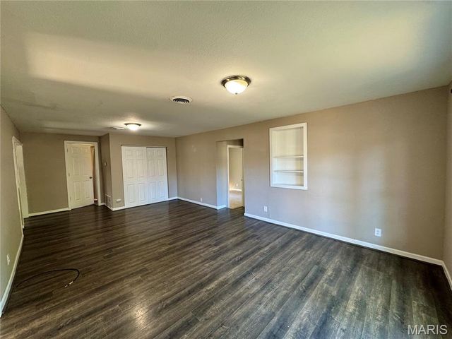 111 S White Oak Street, Desloge, MO 63601