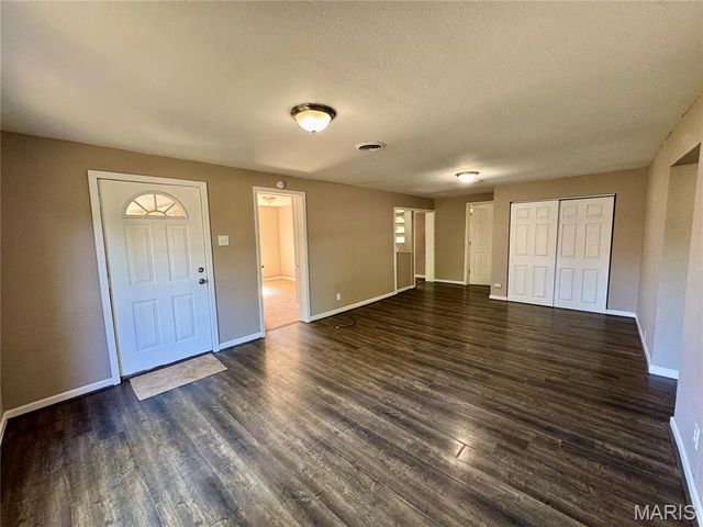 111 S White Oak Street, Desloge, MO 63601