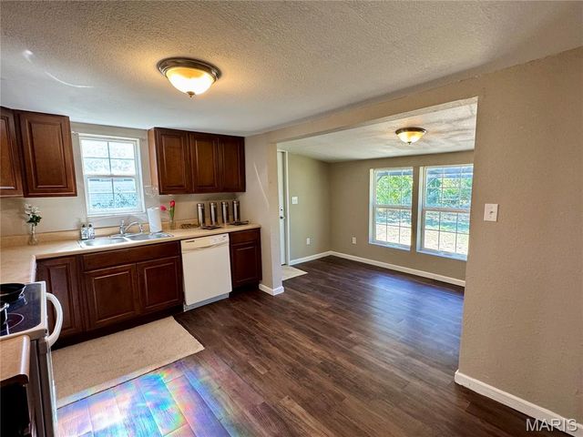 111 S White Oak Street, Desloge, MO 63601