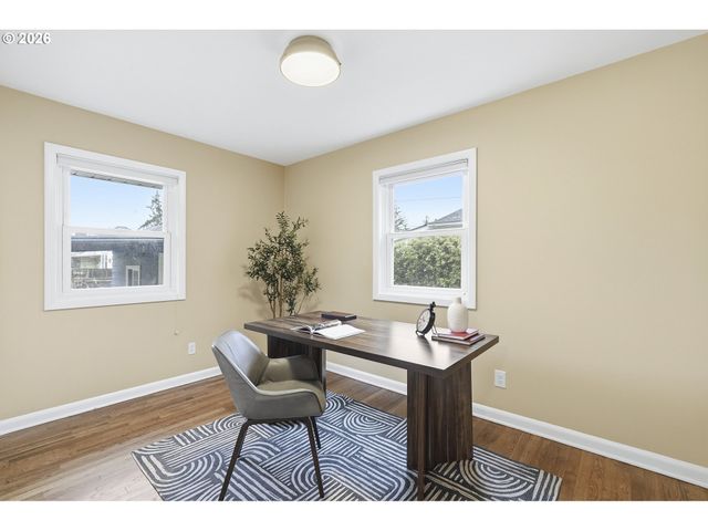 6123 Ne HALSEY St, Portland, OR 97213