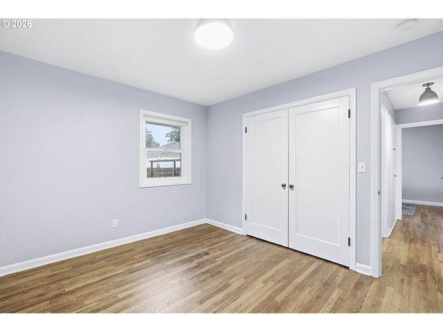 6123 Ne HALSEY St, Portland, OR 97213