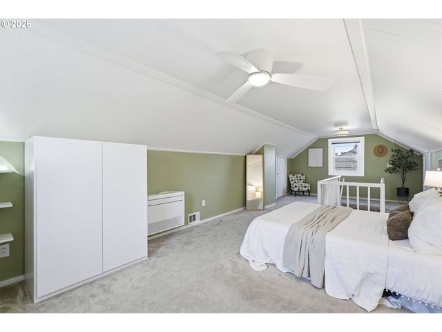 6123 Ne HALSEY St, Portland, OR 97213