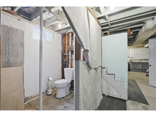 6123 Ne HALSEY St, Portland, OR 97213