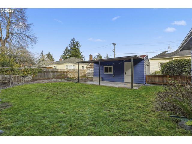 6123 Ne HALSEY St, Portland, OR 97213