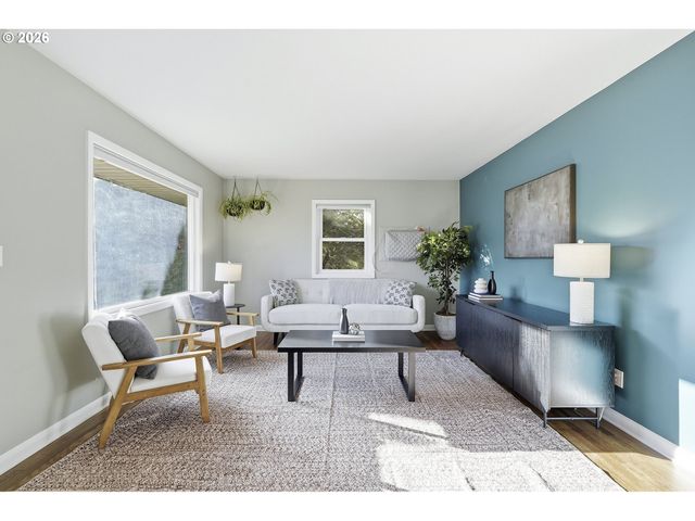 6123 Ne HALSEY St, Portland, OR 97213