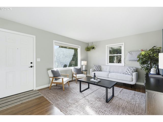 6123 Ne HALSEY St, Portland, OR 97213