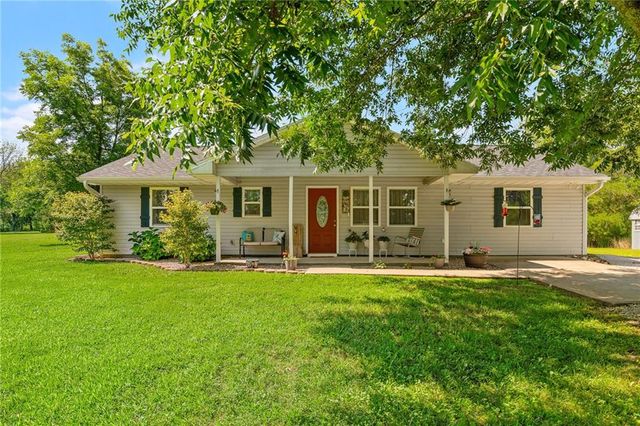 15562 E Kaw Rapids Road, Nevada, MO 64772