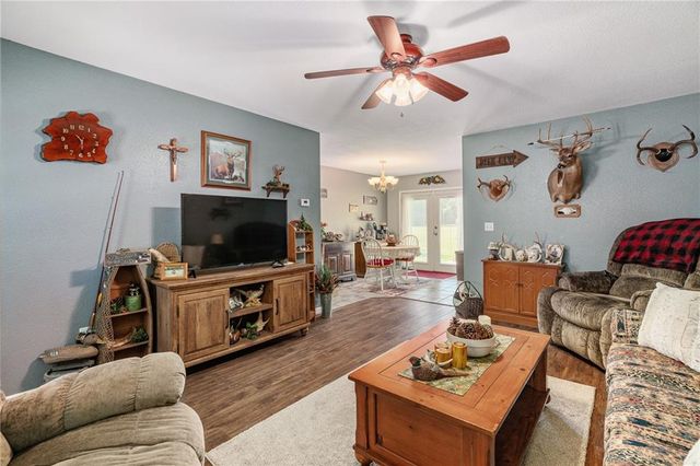 15562 E Kaw Rapids Road, Nevada, MO 64772