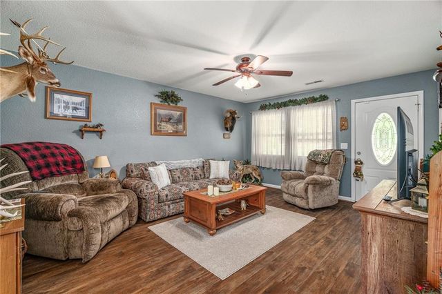 15562 E Kaw Rapids Road, Nevada, MO 64772