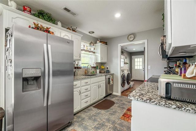 15562 E Kaw Rapids Road, Nevada, MO 64772