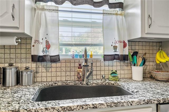 15562 E Kaw Rapids Road, Nevada, MO 64772