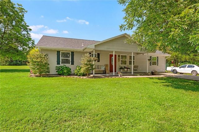 15562 E Kaw Rapids Road, Nevada, MO 64772