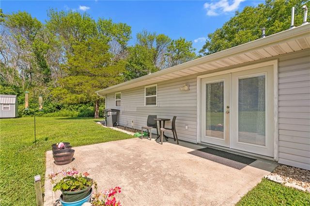 15562 E Kaw Rapids Road, Nevada, MO 64772