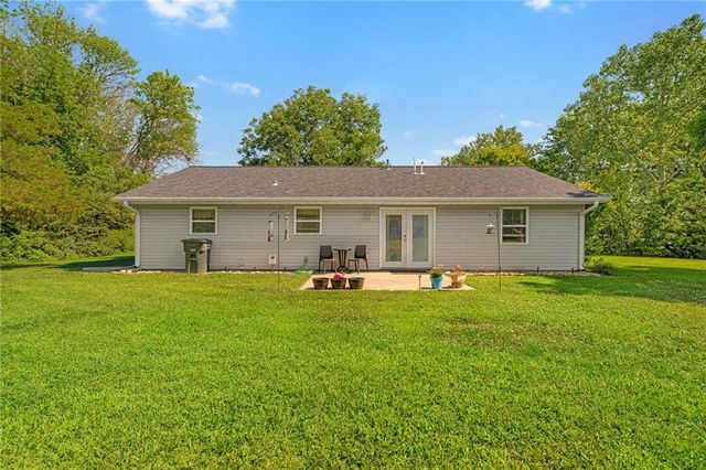 15562 E Kaw Rapids Road, Nevada, MO 64772