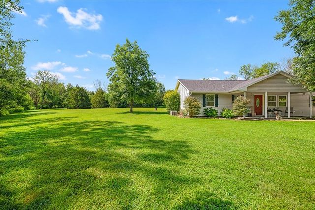 15562 E Kaw Rapids Road, Nevada, MO 64772
