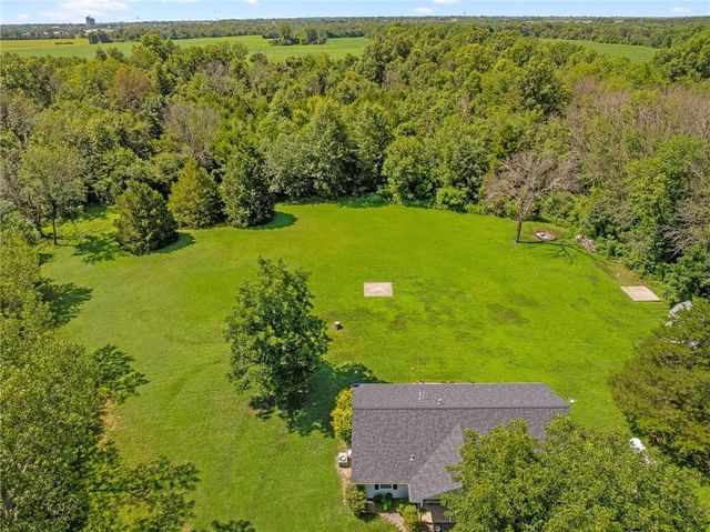 15562 E Kaw Rapids Road, Nevada, MO 64772