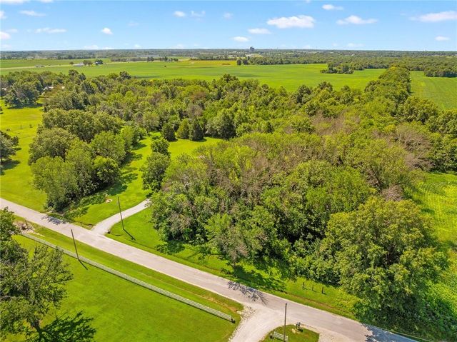 15562 E Kaw Rapids Road, Nevada, MO 64772