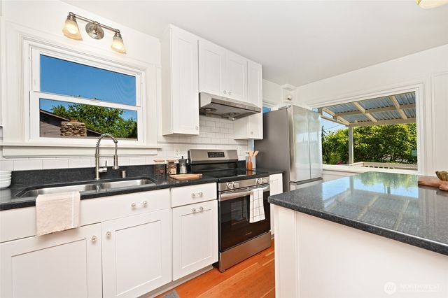 3444 11th Avenue W, Seattle, WA 98119