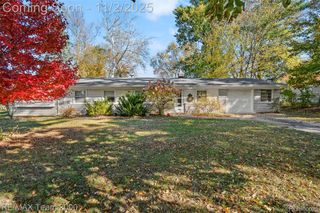 23044 Lake Way, Farmington, MI 48336