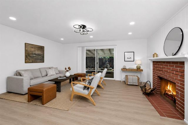 4304 Iowa Ave, Sacramento, CA 95824
