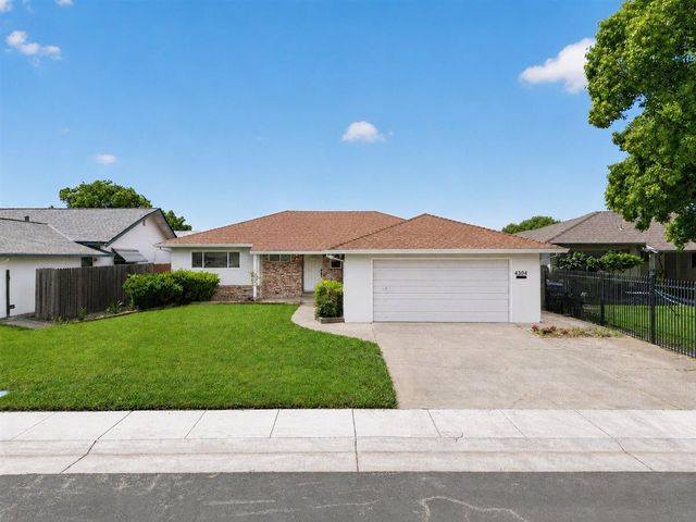 4304 Iowa Ave, Sacramento, CA 95824