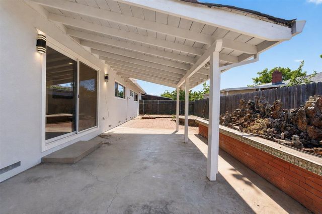 4304 Iowa Ave, Sacramento, CA 95824
