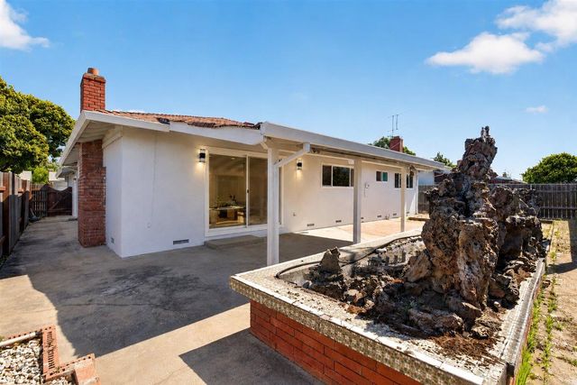 4304 Iowa Ave, Sacramento, CA 95824