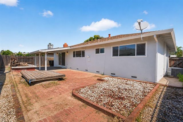 4304 Iowa Ave, Sacramento, CA 95824
