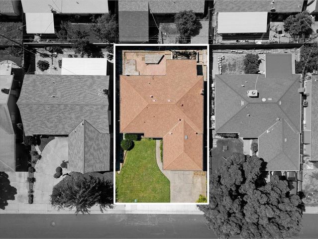 4304 Iowa Ave, Sacramento, CA 95824