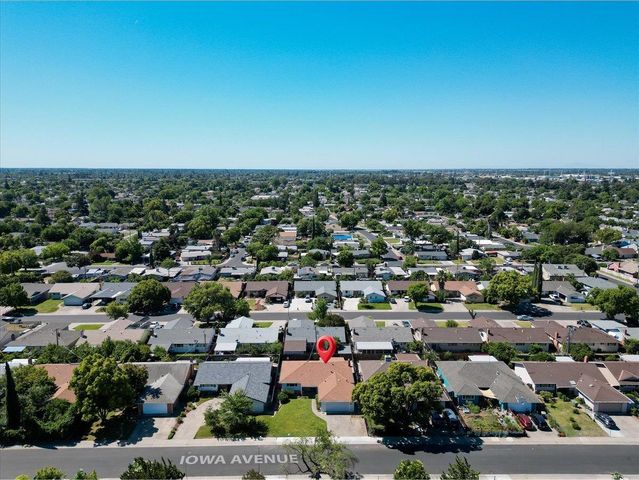 4304 Iowa Ave, Sacramento, CA 95824