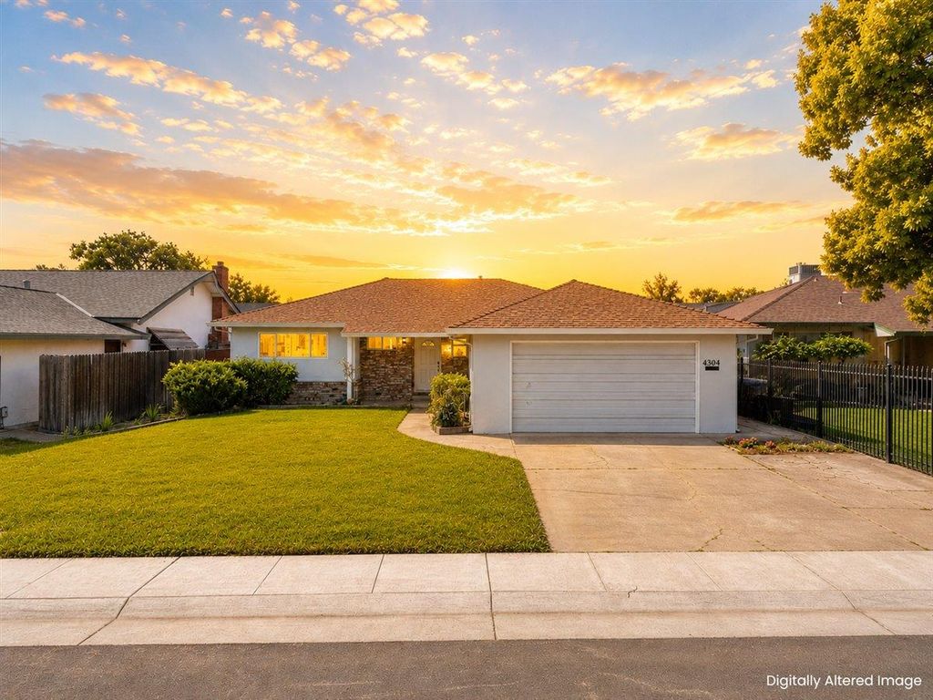 4304 Iowa Ave, Sacramento, CA 95824