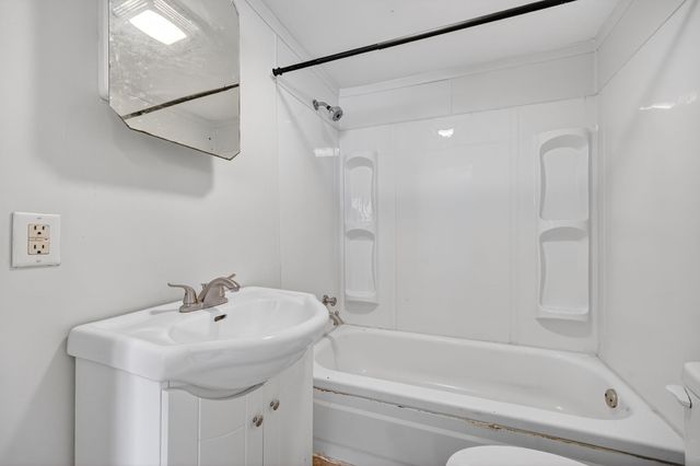 4754 NE 27th Court, Des Moines, IA 50317