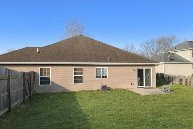 4504 ROYAL LYTHAM DR, Columbia, MO 65203